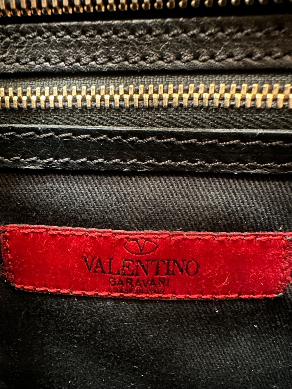 Valentino Garavani Black Leather Satchel with Gold Rockstuds - Picture 7 of 12